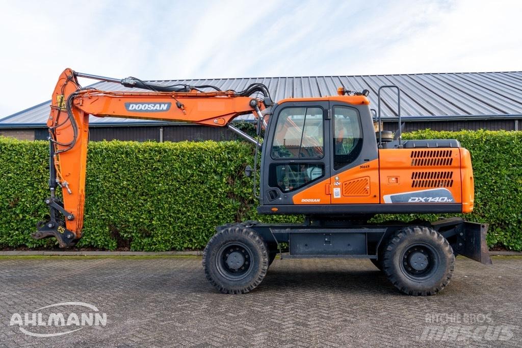 Doosan DX140W-5 Escavadoras de rodas