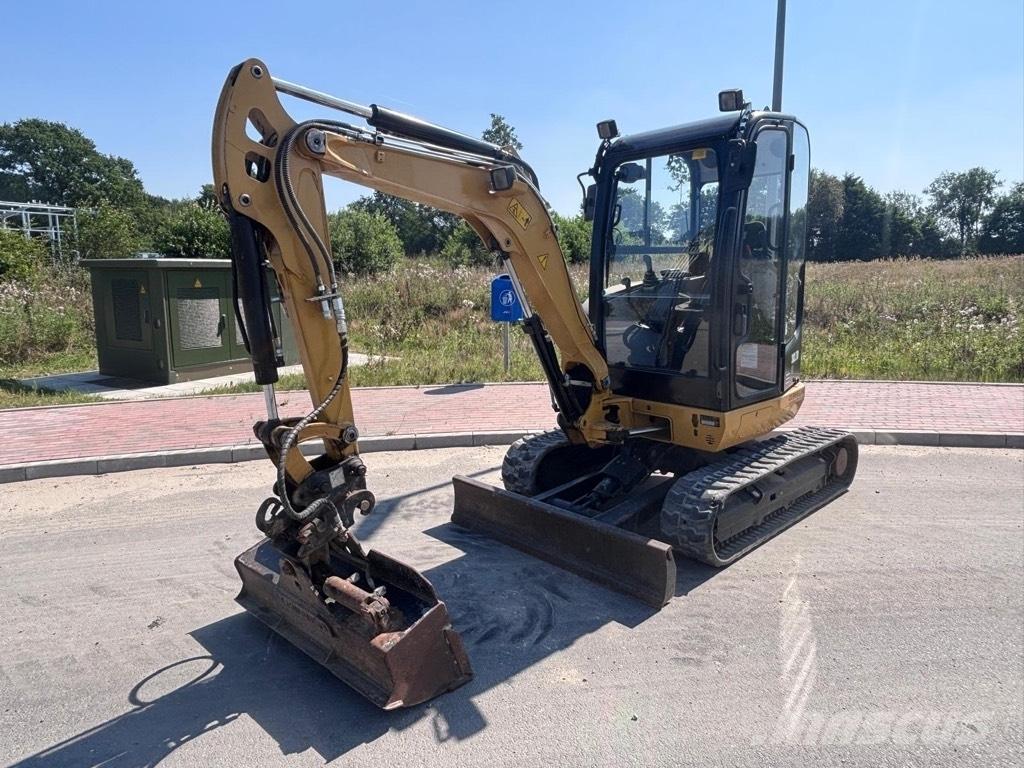 CAT 302.7D Miniescavadeiras