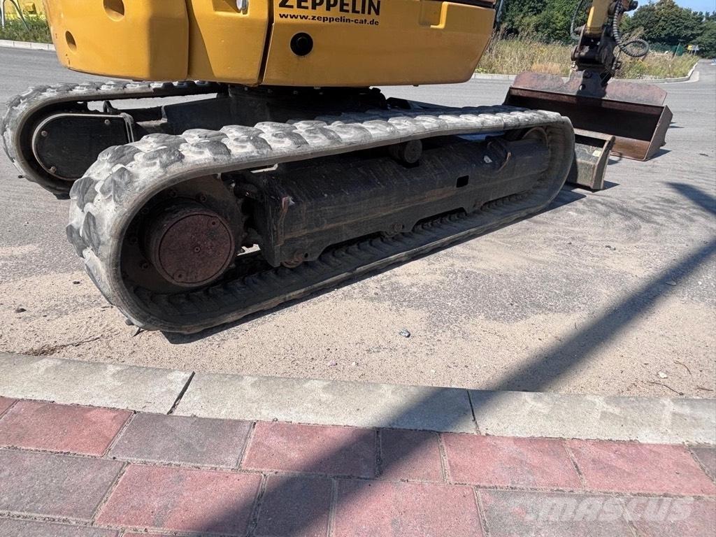 CAT 302.7D Miniescavadeiras