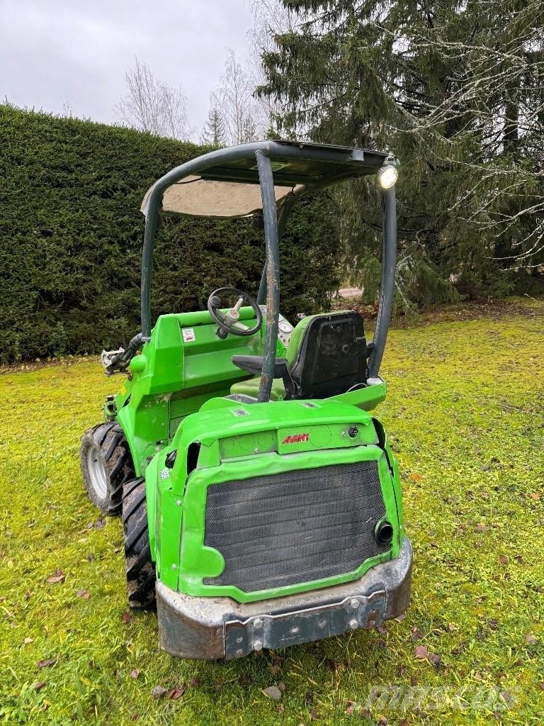 Avant 528 Carregadora multifunções