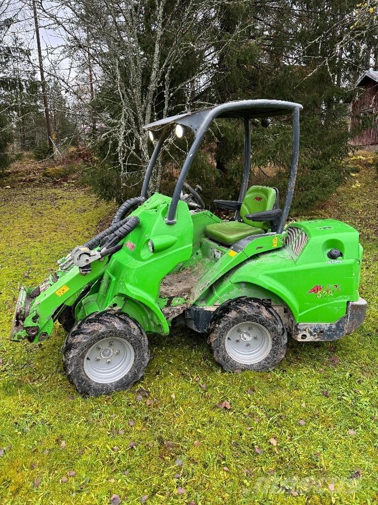 Avant 528 Carregadora multifunções