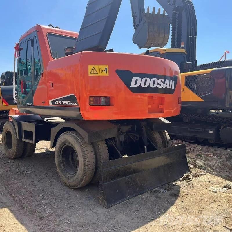 Doosan DX150W Escavadoras de rodas