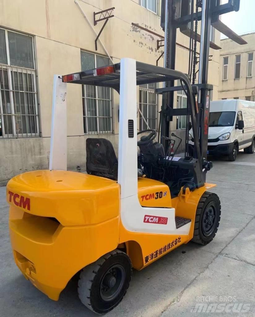 TCM FD30 Empilhadores Elevadores