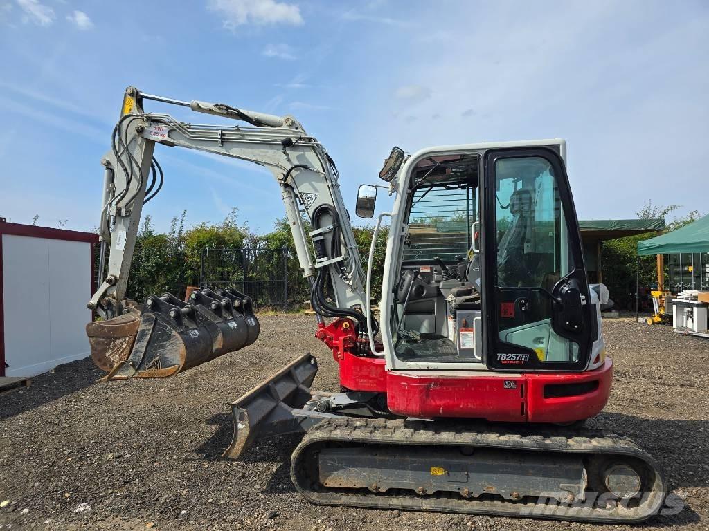 Takeuchi TB 257 FR Miniescavadeiras