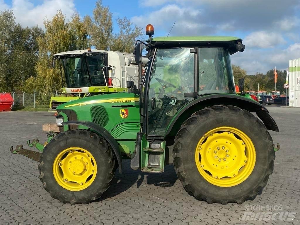 John Deere 5620 Tratores Agrícolas usados