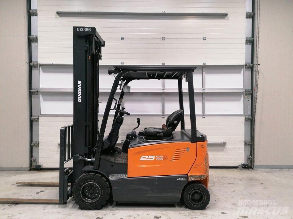 Doosan B25X-7 Empilhadores eléctricos