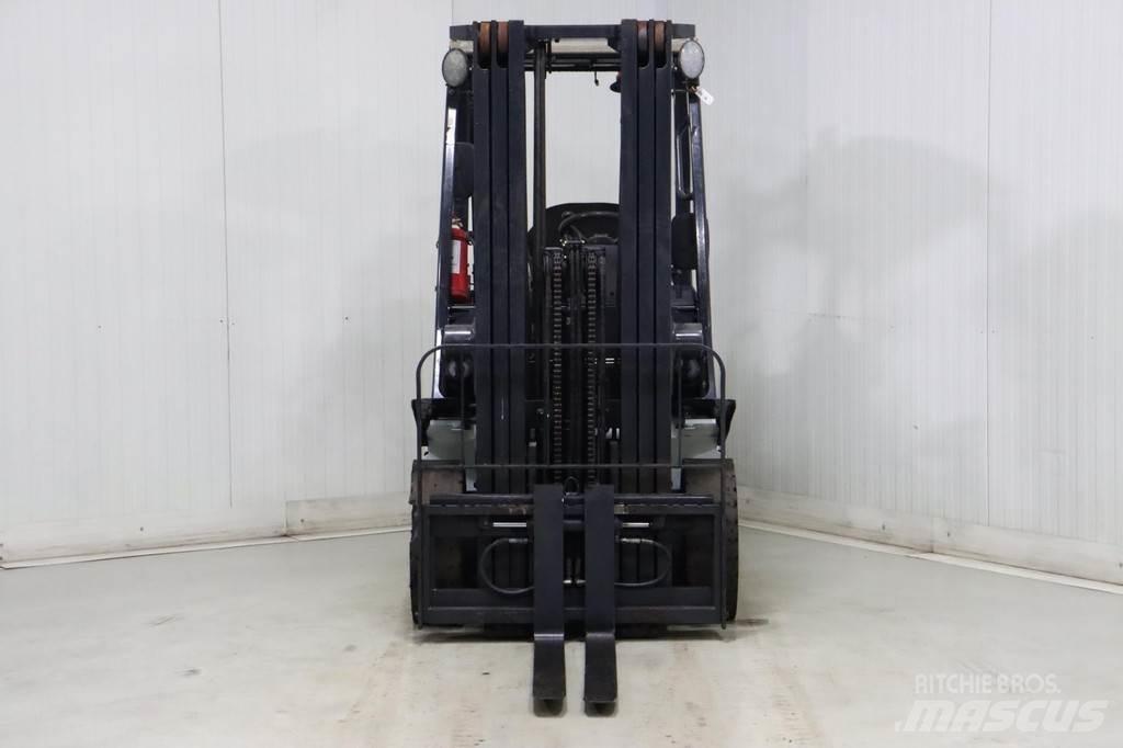 Nissan U1D2A20LQ Empilhadores a gás