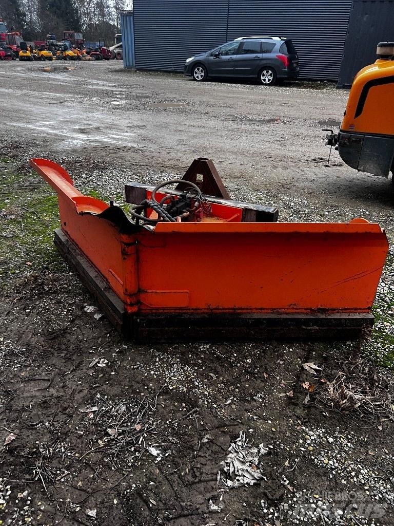Pronar PUV 2800 Lâminas de neve e arados
