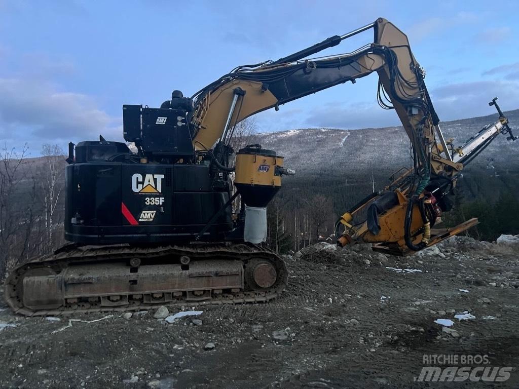 CAT 335 F L CR Perfuradoras de superfície