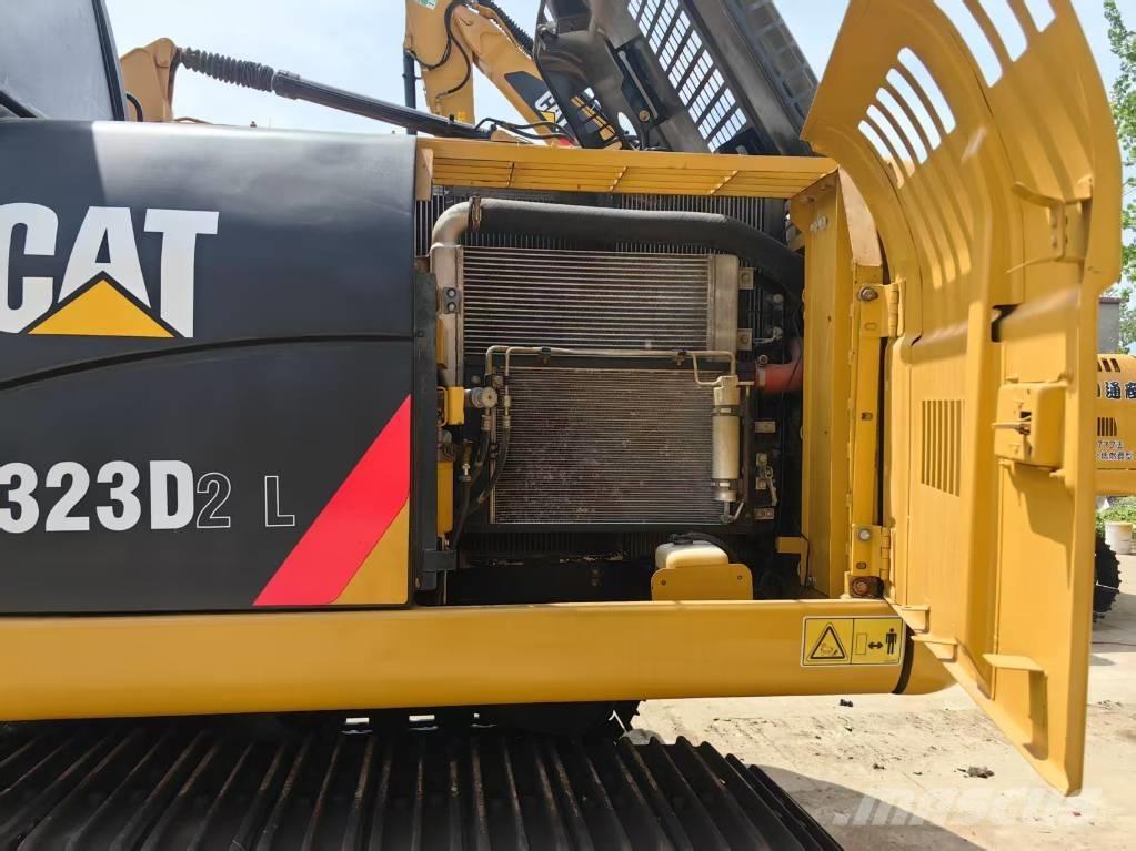 CAT 323 D Escavadeiras de esteiras