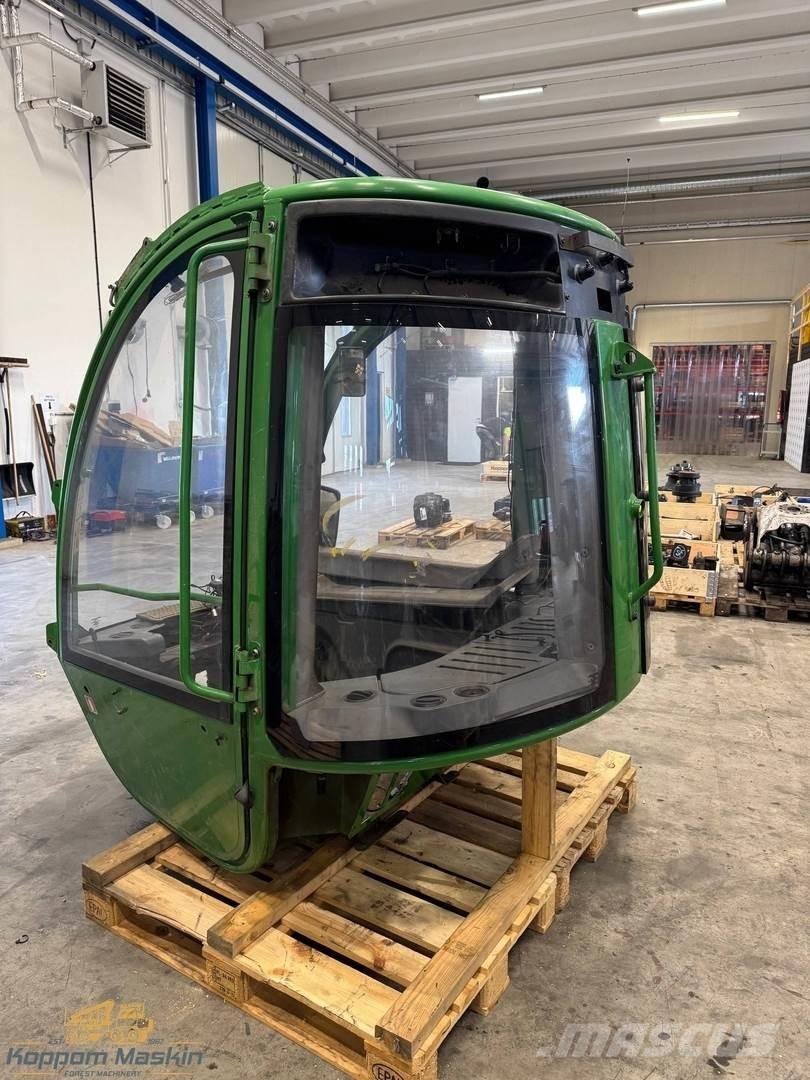 John Deere 1210E Cabina