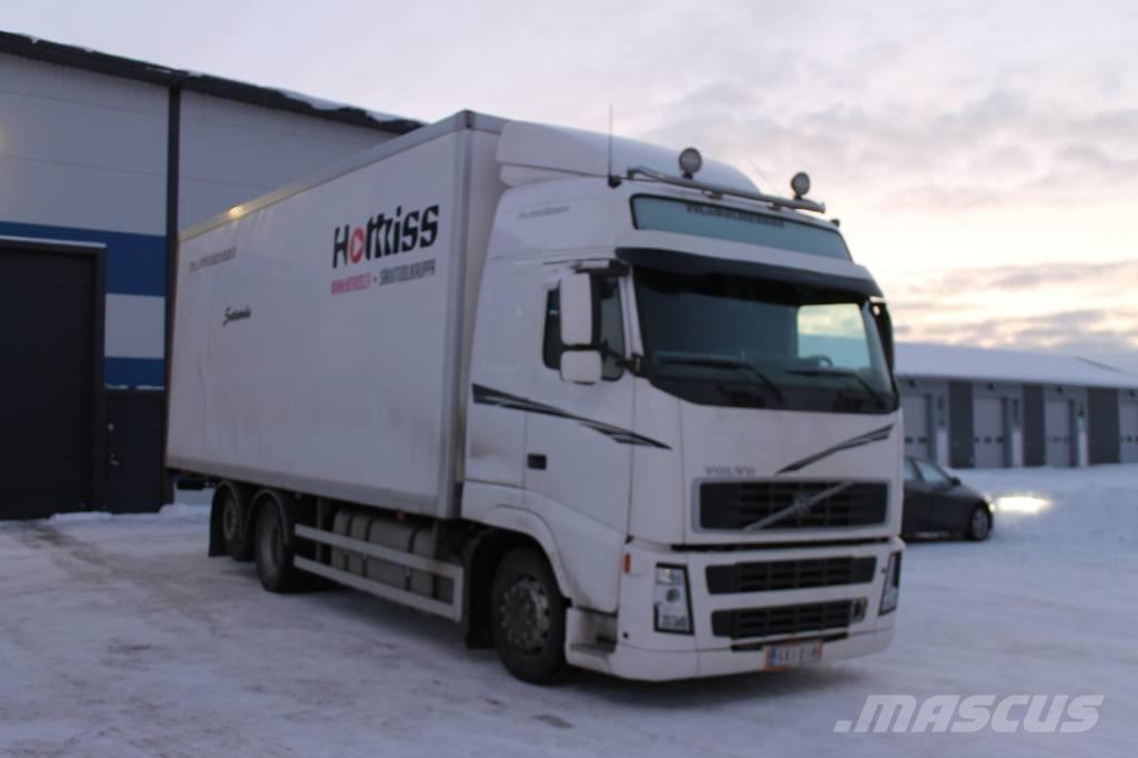 Volvo FH 12 420 Caminhões de caixa fechada