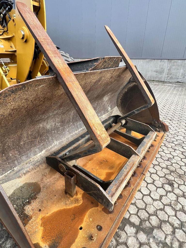 CAT 926M Carregadeiras de rodas