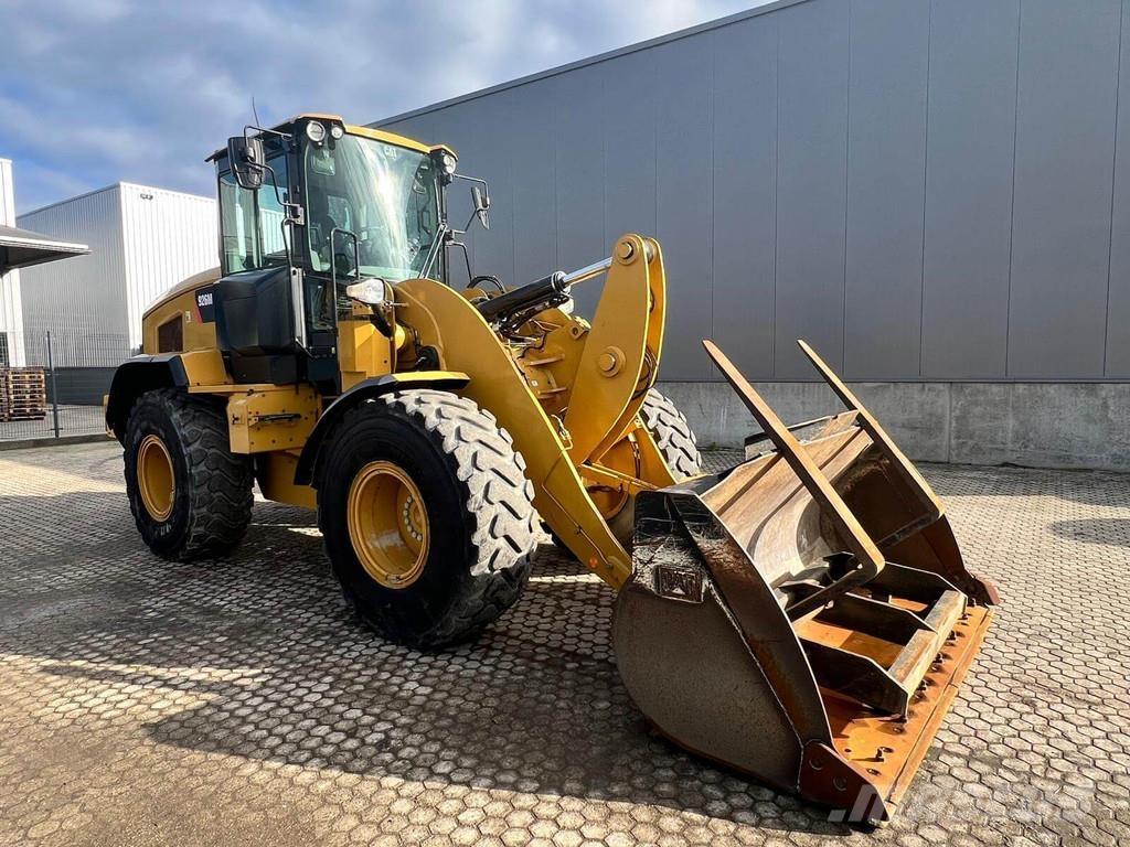 CAT 926M Carregadeiras de rodas