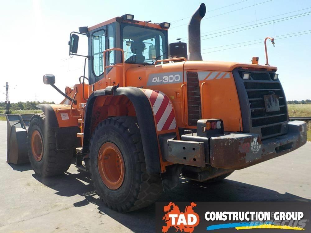 Doosan DL 300 Carregadeiras de rodas