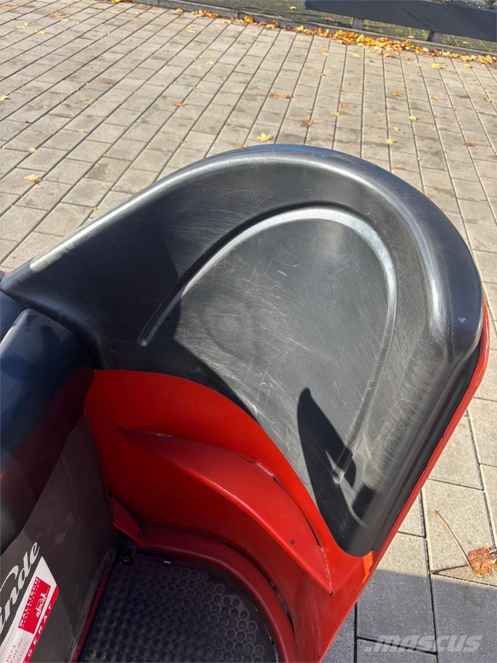 Linde L12 LHP SP Self propelled stackers