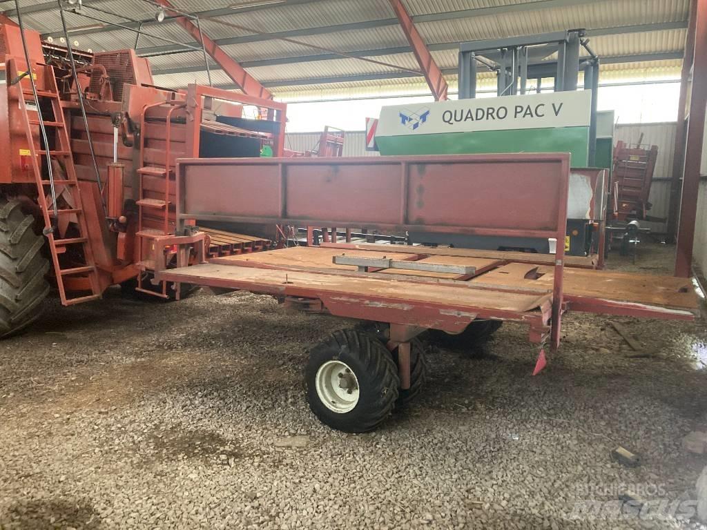 Hesston 4900 Enfardadeira de fardos quadrados