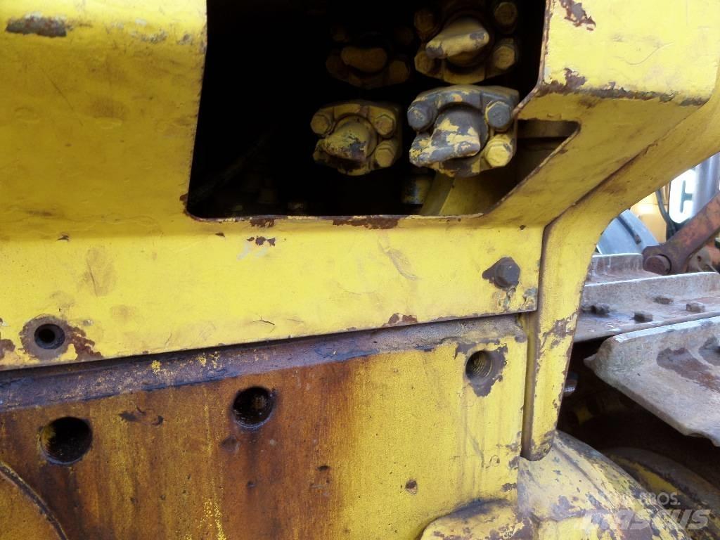 Komatsu D85P-21 Dozers - Tratores rastos