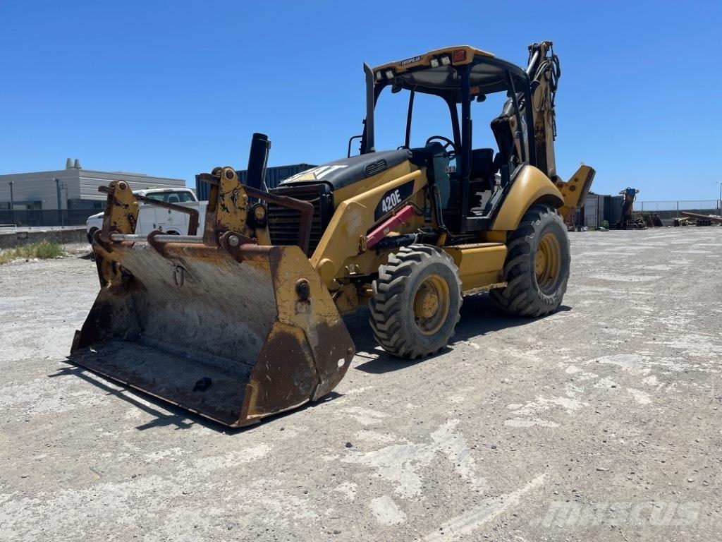 CAT 420E Retroescavadeiras