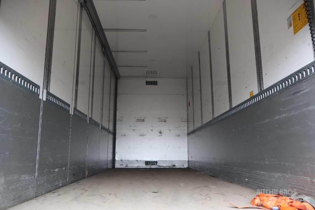 Volvo FM Serie 2595 Caminhões de caixa fechada