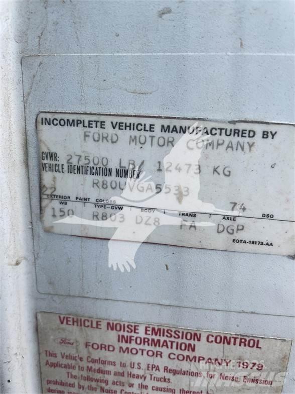 Ford 8000 Auto-tanques