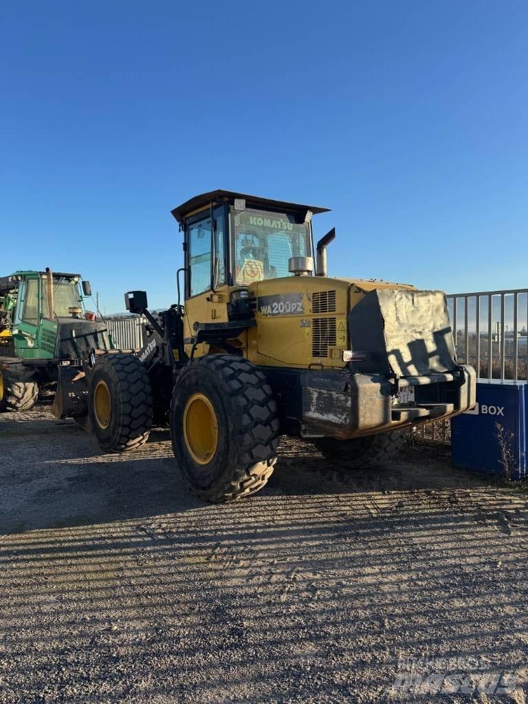 Komatsu WA 200 PZ-6 Carregadeiras de rodas