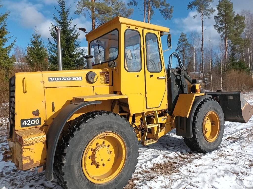 Volvo BM 4200 Carregadeiras de rodas
