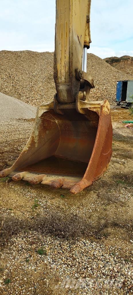 Komatsu PC 600 LC-7K Escavadeiras de esteiras