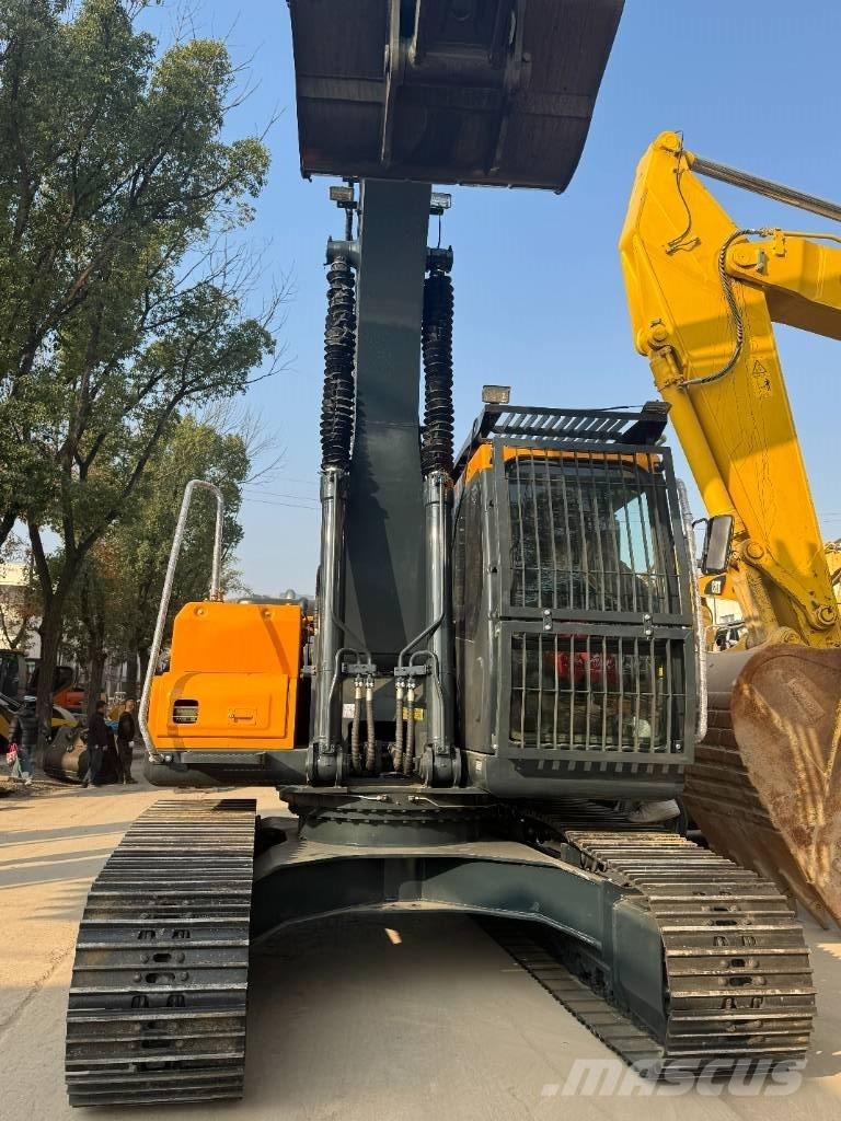 Hyundai HX 220 Escavadoras Midi 7t - 12t