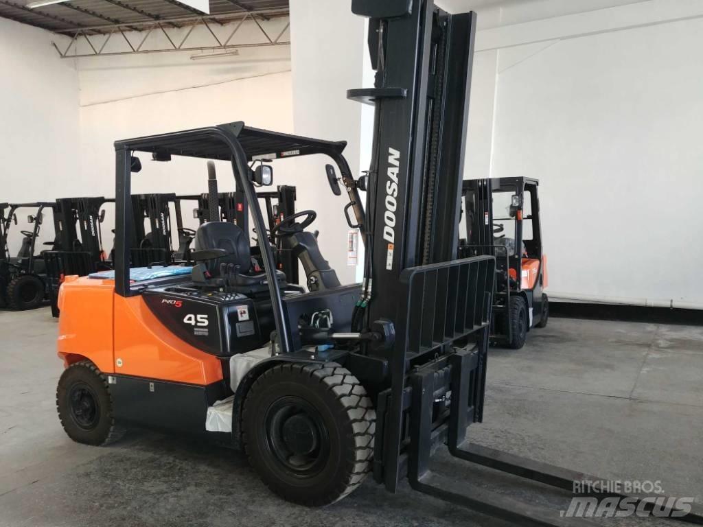 Doosan D45 SC-5 Empilhadores Diesel