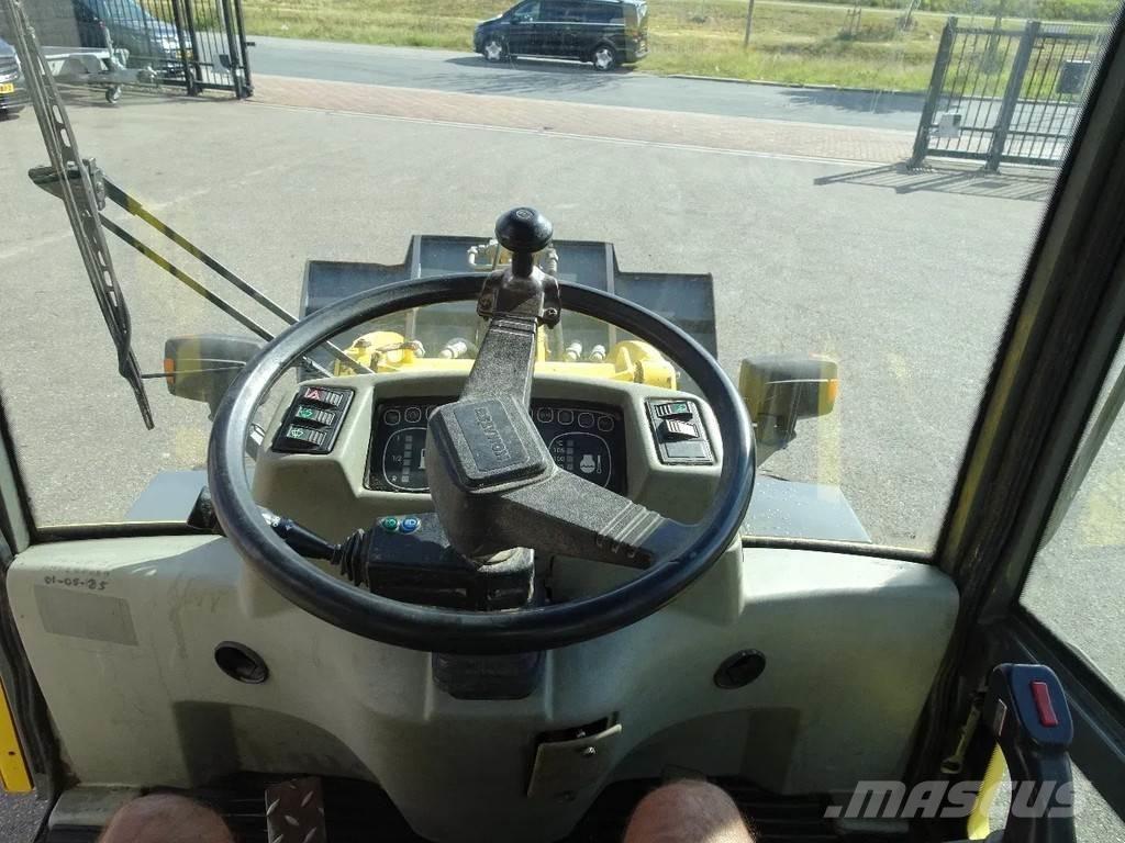 Komatsu WA65-3 Carregadeiras de rodas