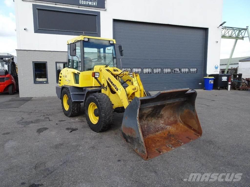 Komatsu WA65-3 Carregadeiras de rodas