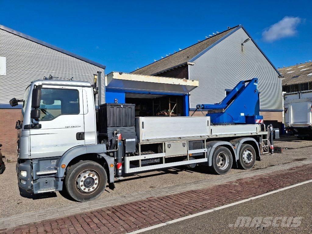 MAN TGM 26.340 6x2 Caminhões de caixa fechada