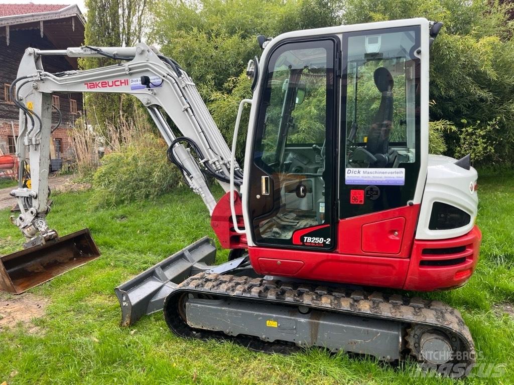 Takeuchi TB250-2 Miniescavadeiras