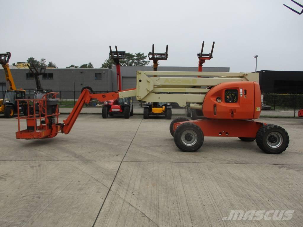 JLG 510 AJ  (557) Plataformas de braço compactas auto-propulsão