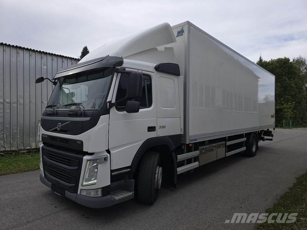 Volvo FM330 4X2 Caminhões de caixa fechada