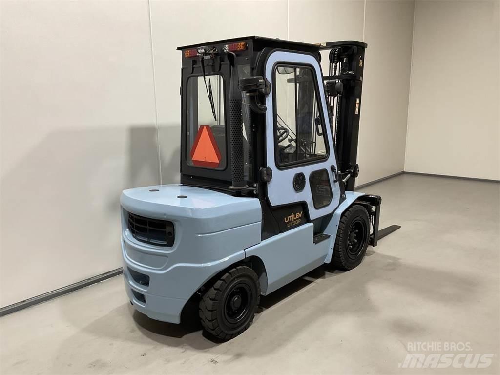 Utilev UT30P Empilhadores Diesel