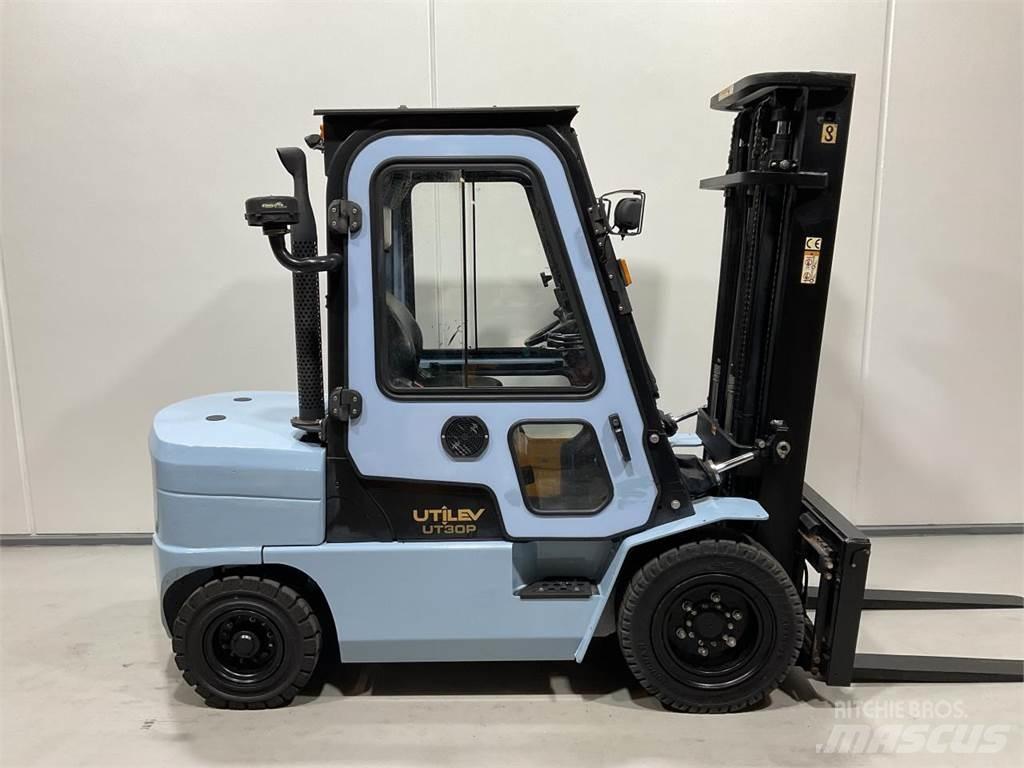 Utilev UT30P Empilhadores Diesel