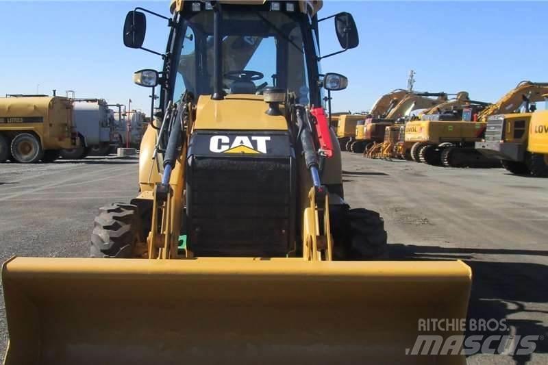 CAT 428F Retroescavadeiras