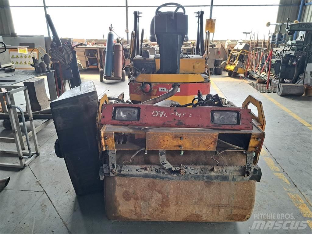 Dynapac CC102 Construção - Outros

