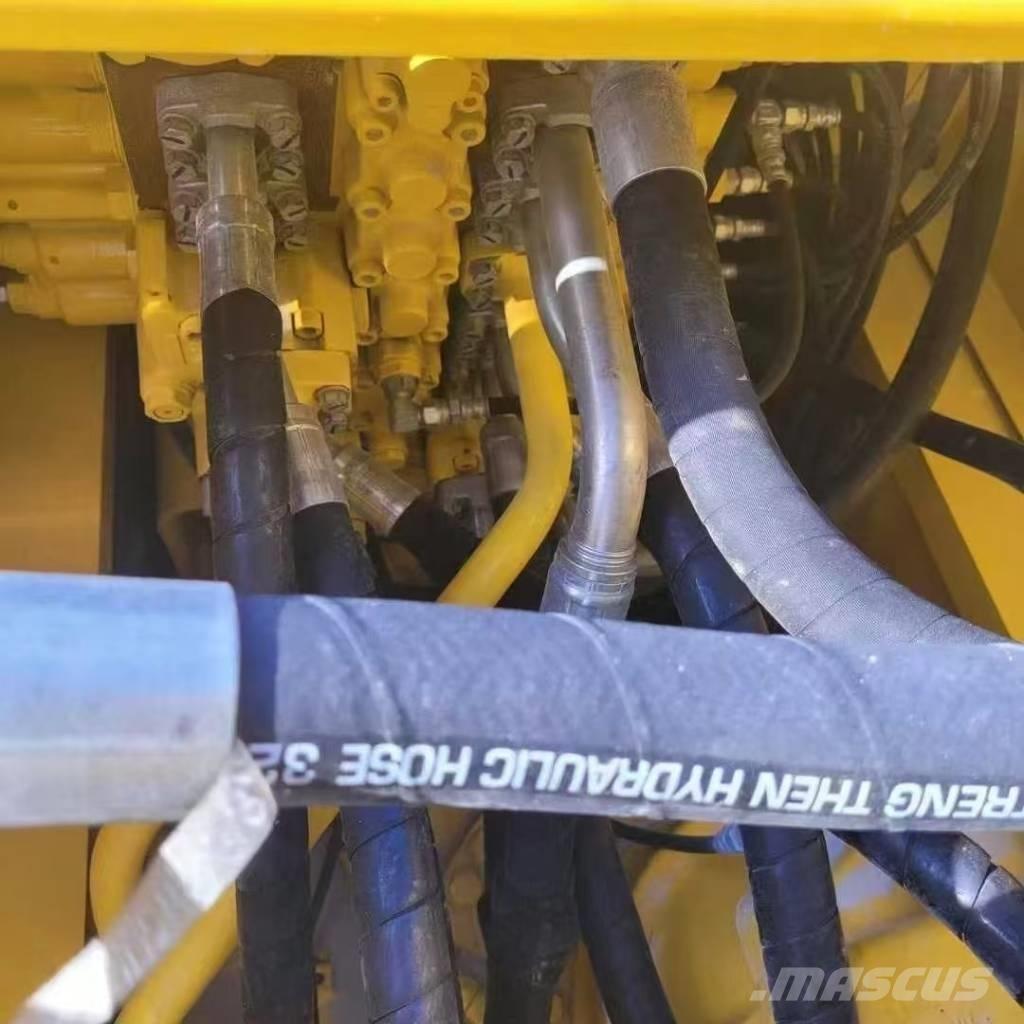 Komatsu 240LC-8 Escavadeiras de esteiras