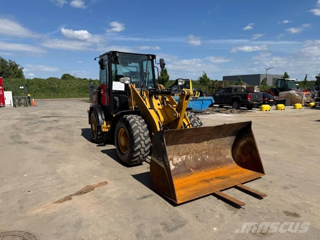 CAT 906M Carregadeiras de rodas