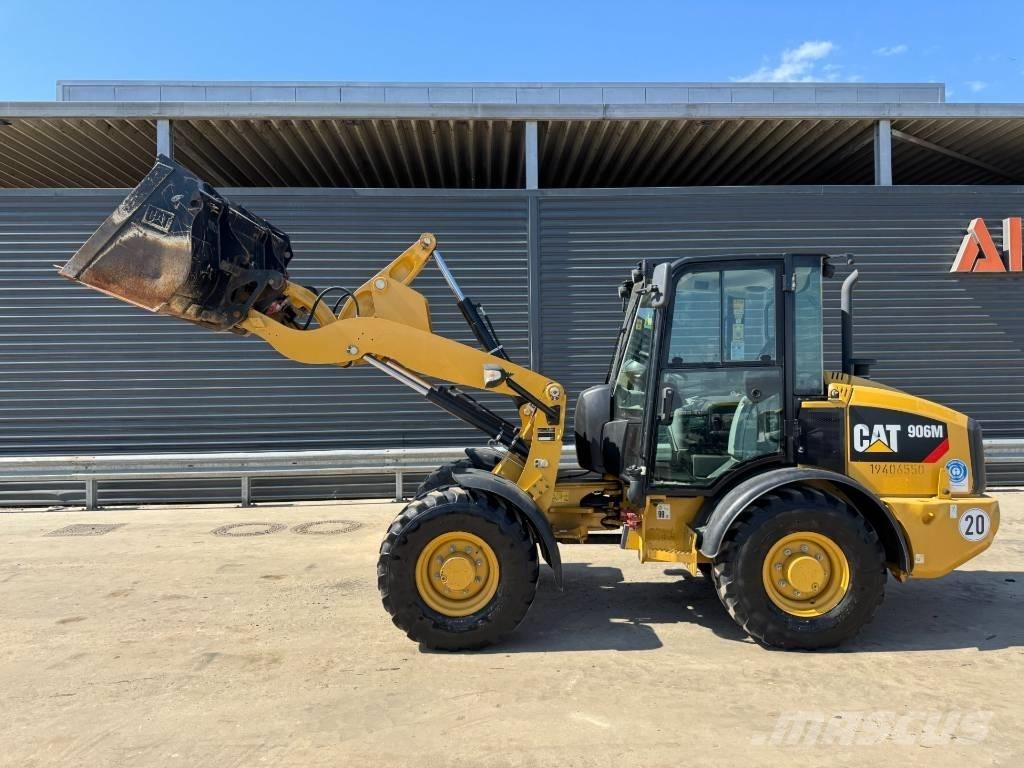 CAT 906M Carregadeiras de rodas