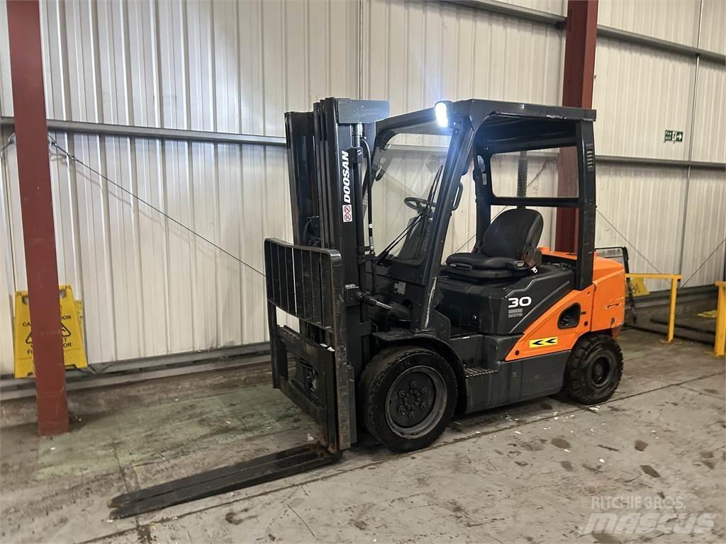 Doosan D30S-5 Empilhadores Diesel