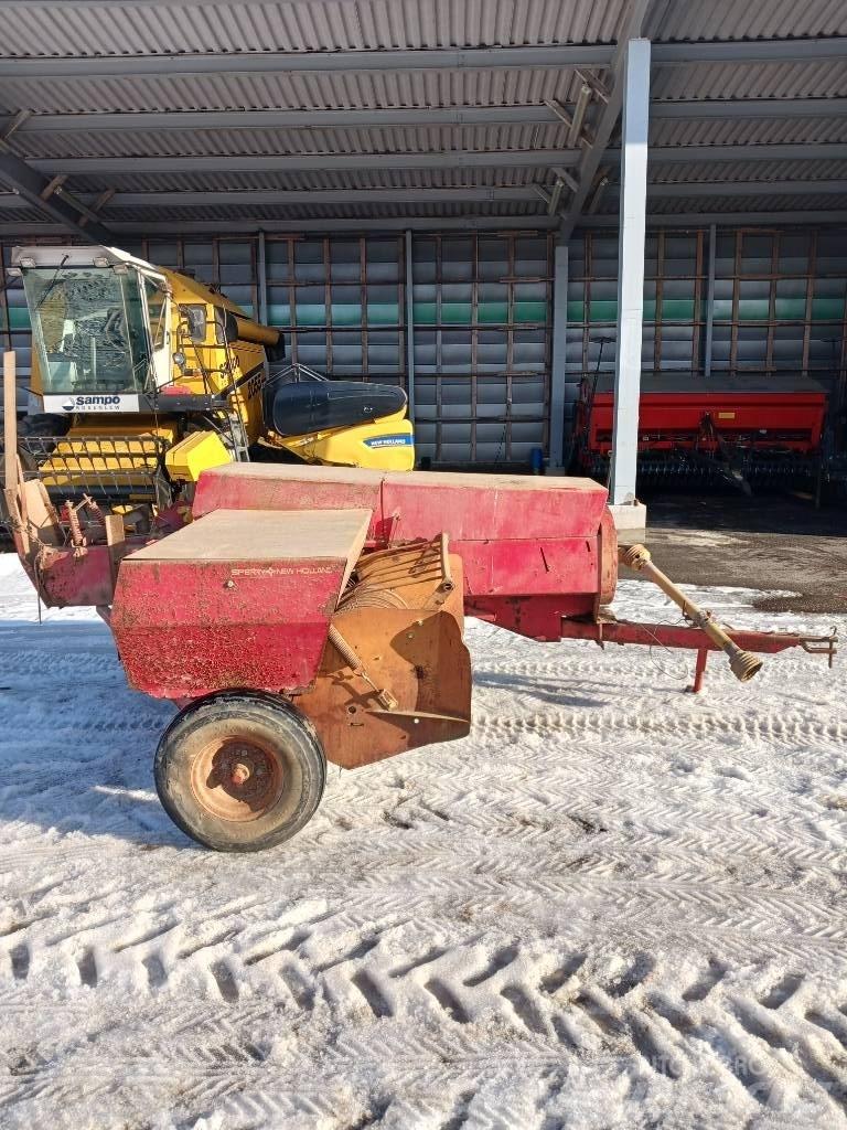 New Holland 265 Enfardadeira de fardos quadrados