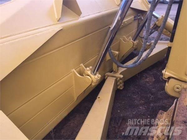 CAT D 6 R Dozers - Tratores rastos