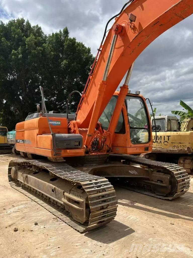 Doosan DX300LC Escavadeiras de esteiras