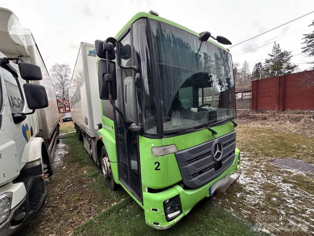 Mercedes-Benz Econic Caminhões de caixa fechada