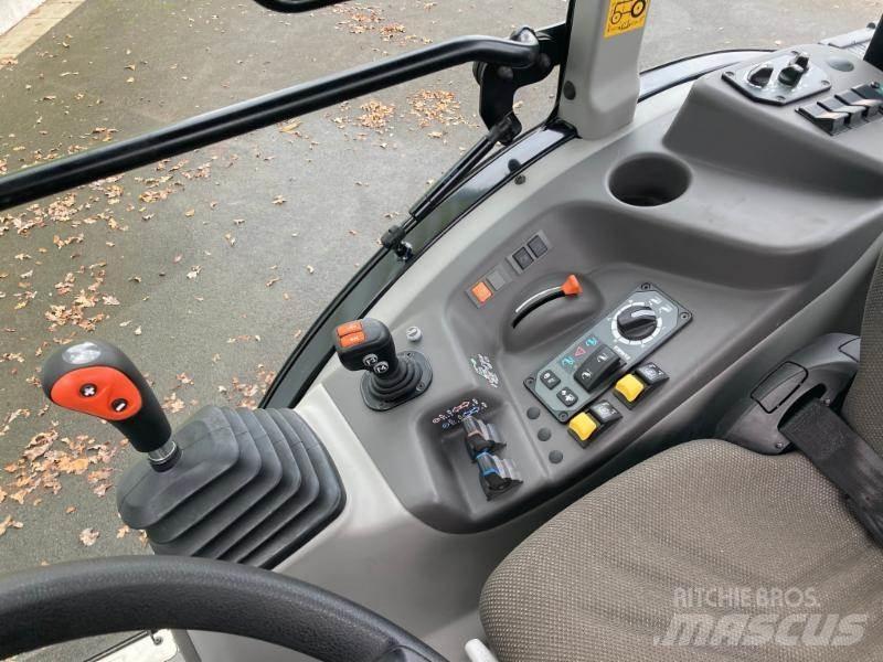 CLAAS NEXOS 240 M Tratores Agrícolas usados