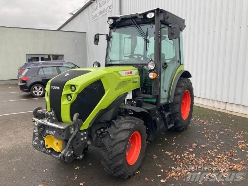 CLAAS NEXOS 240 M Tratores Agrícolas usados